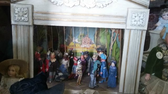 Выставка кукол в магазине Дело и Забава (междугородний Автовокзал). Красноярск 2015