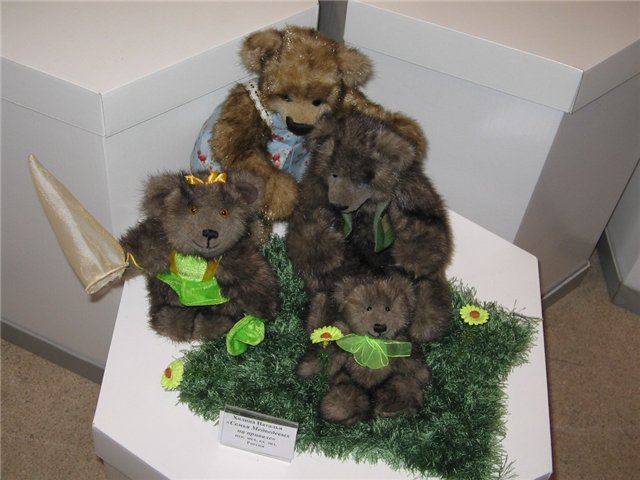 Медведи и их друзья на выставке "Искусство куклы" 2011