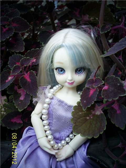 Миюки, Doll leaves