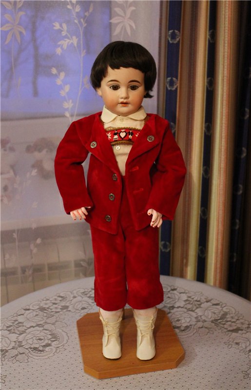 Антикварный мальчик фирмы Арман Марсель