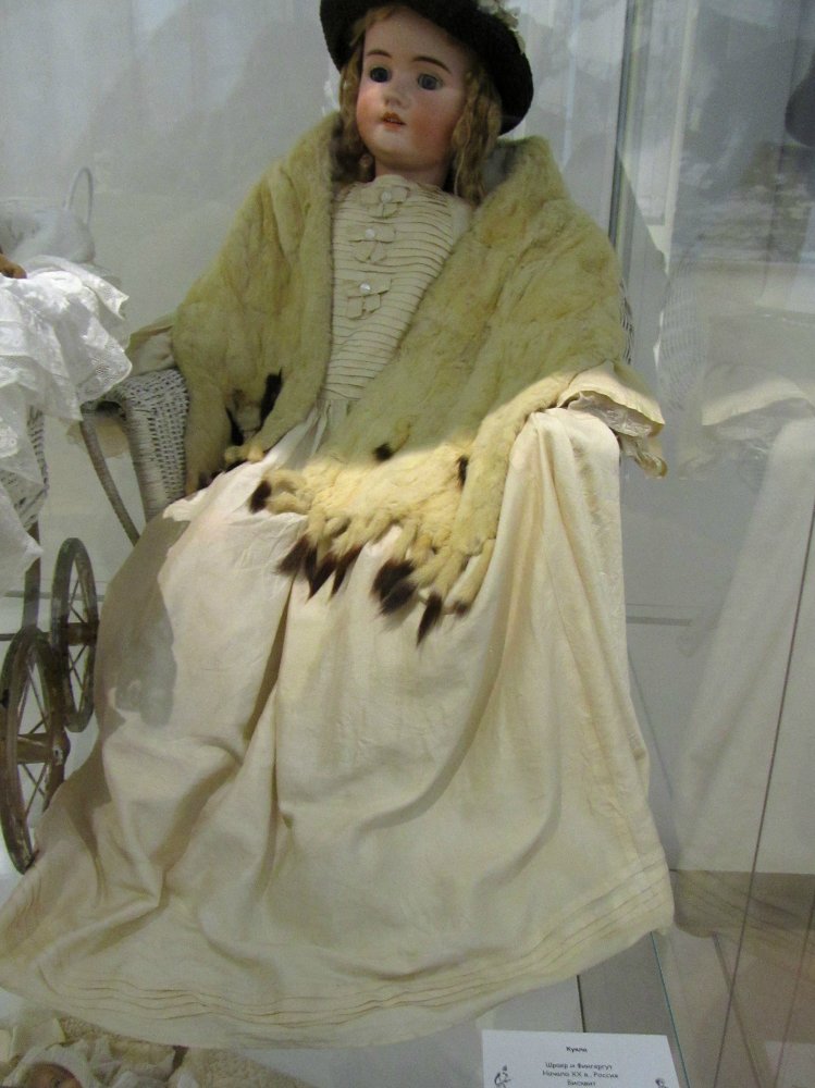 «Мода по-взрослому. Истории из кукольного гардероба» - выставка в Музее-заповеднике «Царицыно» - продолжение - 4-ый зал.