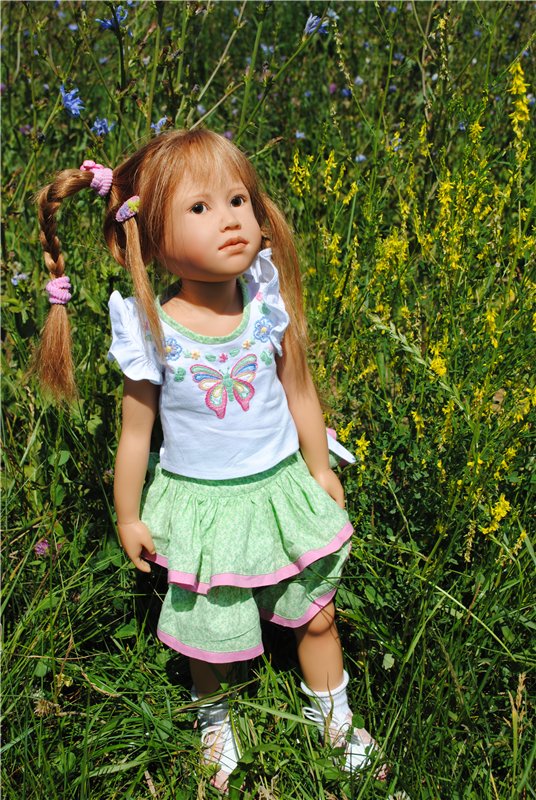 Летняя прогулка милой девочки Паулы Heidi Plusczok