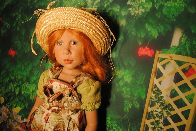 Мы купили два билета - уезжаем завтра в лето