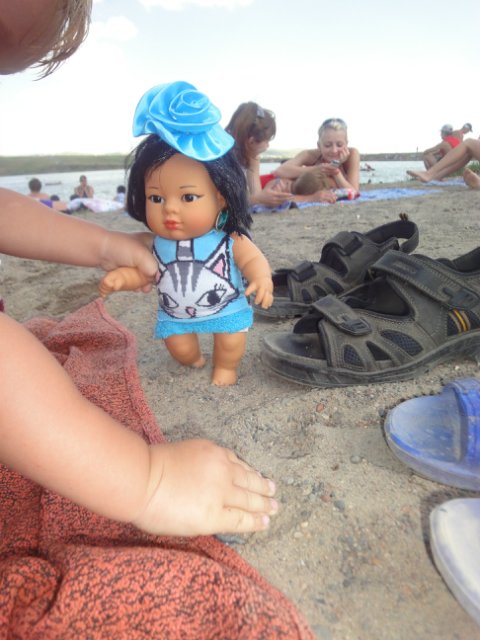 Танюшка на пляже. Кукла из Испании фирмы Rauber
