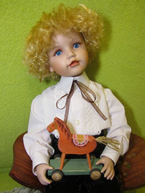 Два в одном. Фарфоровый мальчик