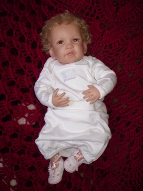 Беляночка Оливия от Ashton Drake