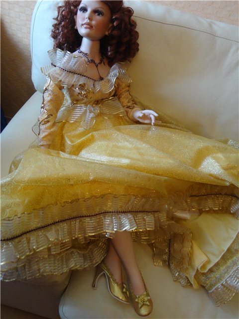 Ты провинилась...красотою! А это редкое богатство! Фарфоровая кукла Donna Rubert - София (фото 5)