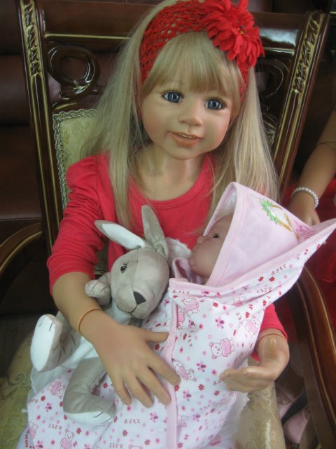 Мои малышки и их красивые няньки (фото 3)