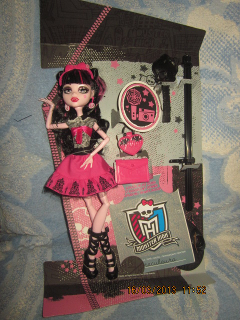 К нам в коробке....приехали "монстры". Куклы Monster High