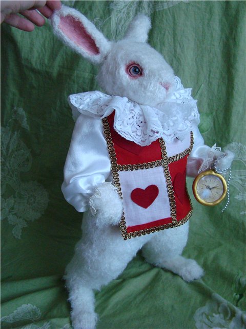 Белый кролик по мотивам рассказа об Алисе. Авторская кукла Кондрашовой Ирины