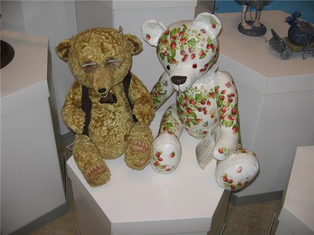 Медведи и их друзья на выставке "Искусство куклы" 2011