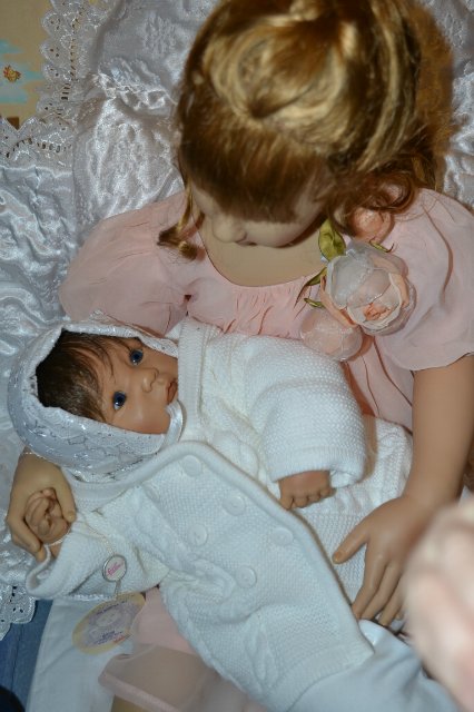 А у Гвэн появилась сестренка (или братик) (фото 8)