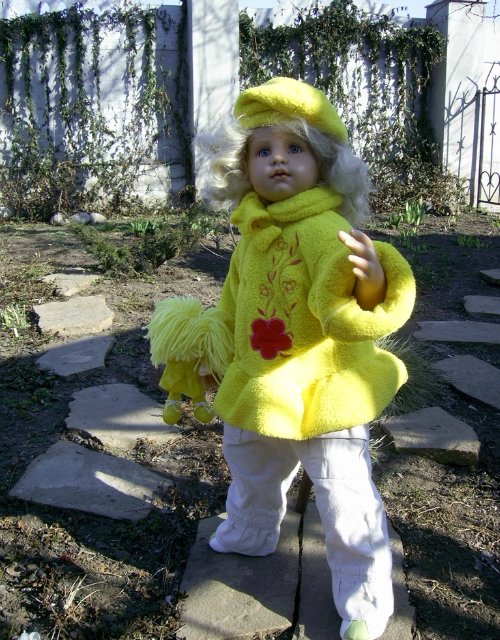 Прогулка с Элли - весенняя, солнечная, цветочная. Коллекционная кукла Hildegard Gunzel (фото 2)