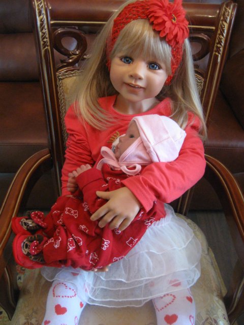 Мои малышки и их красивые няньки (фото 8)