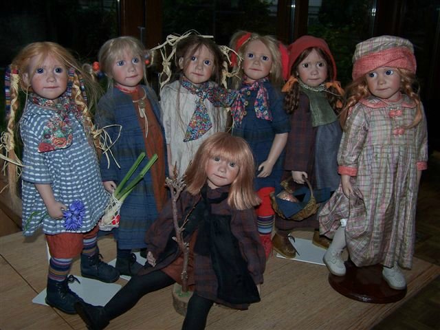 Коллекционные куклы Zwergnase: Anne-Johanne, Anne-Johanne II, Anne-Johanne III, Lieselot, Mathild, Siri, Rotkapchen | Бэйбики Коллекционные куклы Zwergnase: Anne-Johanne, Anne-Johanne II, Anne-Johanne III, Lieselot, Mathild, Siri, Rotkapchen (фото 3)