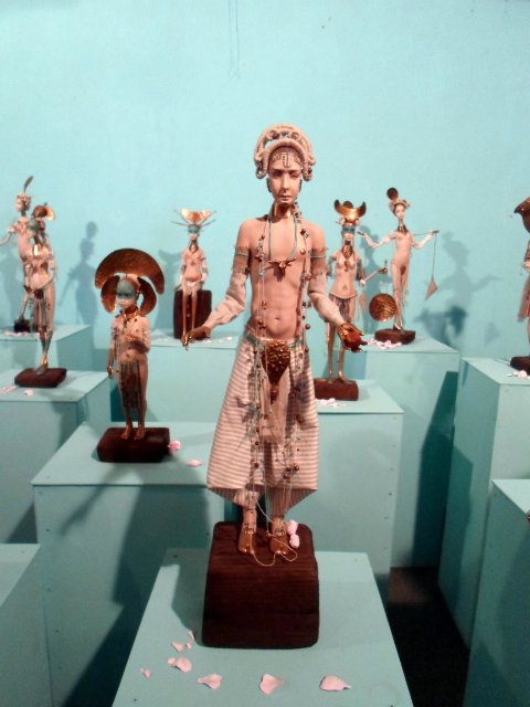 Весенний бал на Ветошном. Фотоотчет и первые впечатления: "почему количество не всегда переходит в качество?" | Бэйбики Весенний бал на Ветошном. Фотоотчет и первые впечатления: "почему количество не всегда переходит в качество?" (фото 5)