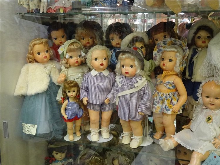 Я в своей жизни никогда не видела столько антикварных кукол. Фото (фото 10)