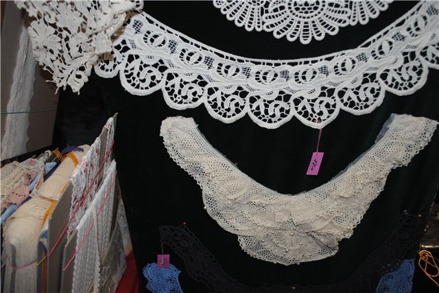 Выставка на Тишинке "Атмосфера творчества". Октябрь 2014. Бусинка к бусинке - получаются бусики! Кружево для антикварных