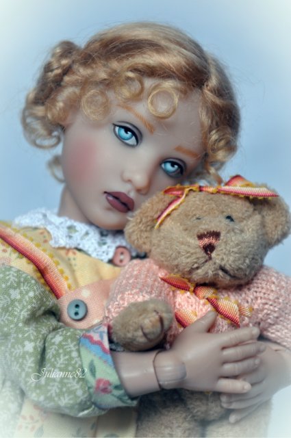 Оливия - девочка от Helen Kish