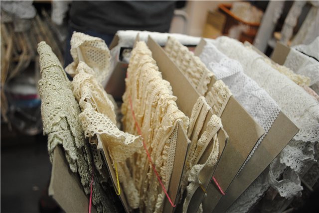 Выставка на Тишинке "Атмосфера творчества". Октябрь 2014. Бусинка к бусинке - получаются бусики! Кружево для антикварных