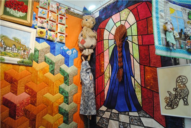 Выставка на Тишинке "Атмосфера творчества". Октябрь 2014. Начнем со второго этажа