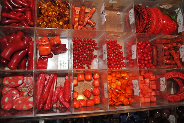 Выставка на Тишинке "Атмосфера творчества". Октябрь 2014. Бусинка к бусинке - получаются бусики! Кружево для антикварных