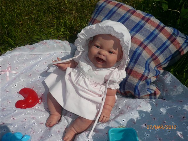 Лолочка гостит у бабушки Лены