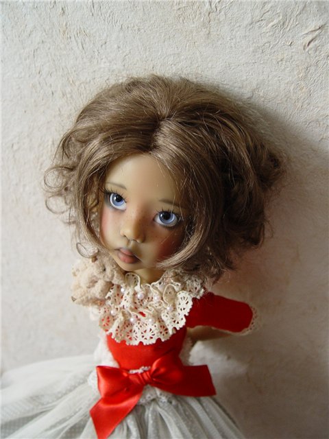 Абигайль (Kaye Wiggs Hope) в разных паричках (фото 3)