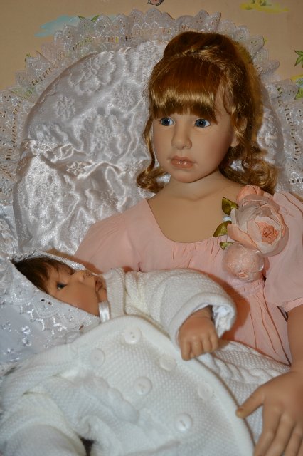 А у Гвэн появилась сестренка (или братик) (фото 4)