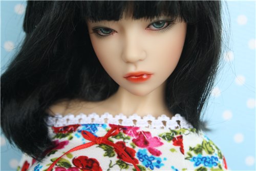 Гардероб для красавицы Леоны