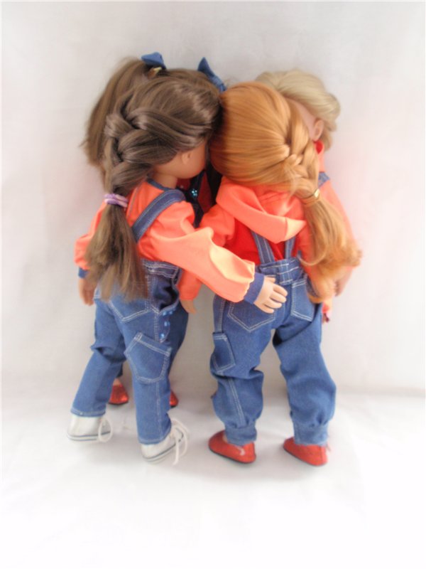 И мы и мы хотим поздравить наших мам, бабушек, тетушек, сестер и всех-всех женщин с самым женским Днем 8 Марта