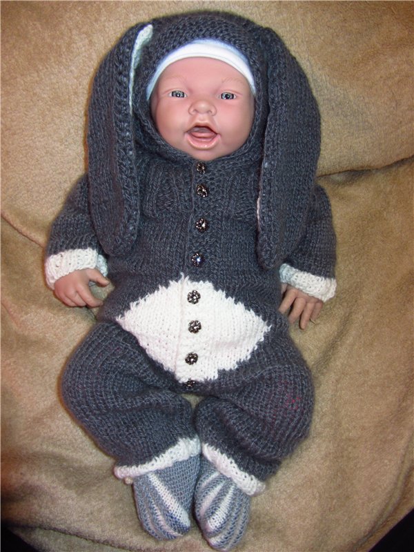 Первые вязалочки - одевалочки)