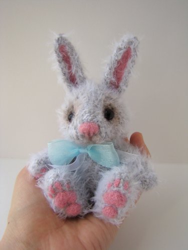 Серенький заинька. Игрушка вязанная спицами Ольги Чернухо (фото 5)