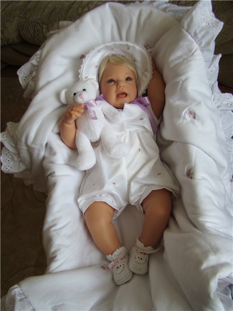 Маленькая Фиалка - "LITTLE VIOLET" коллекционная куколка Ли Миддлтон (фото 7)