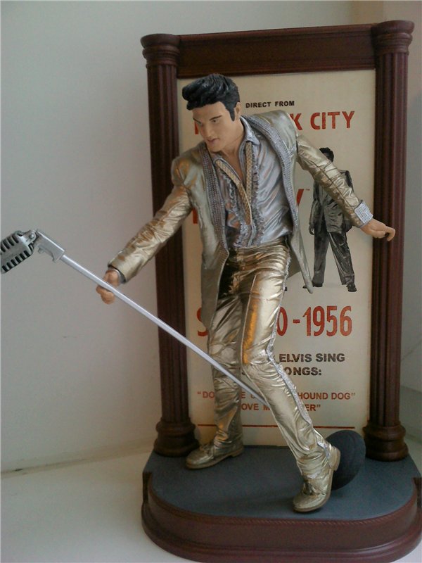 Король рок-н-ролла Элвис Пресли – воплощение в куклах (фото 2)