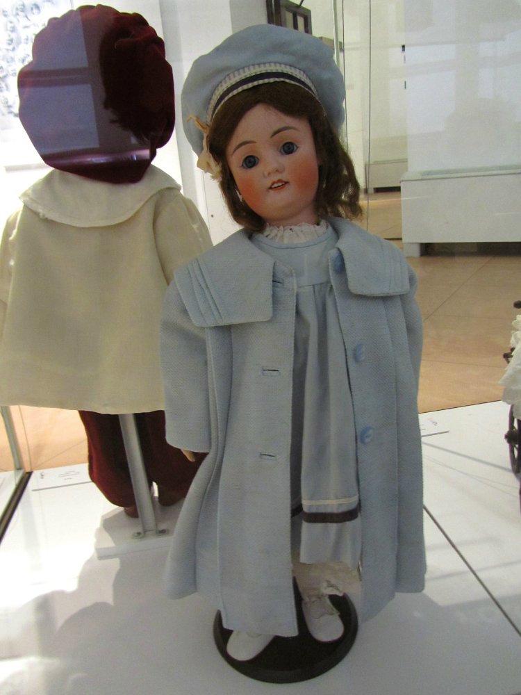 «Мода по-взрослому. Истории из кукольного гардероба» - выставка в Музее-заповеднике «Царицыно» - продолжение - 4-ый зал.