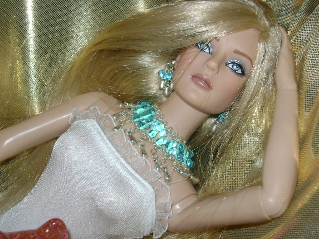 Nu Mood Sidney - девушка загадка от Tonnera