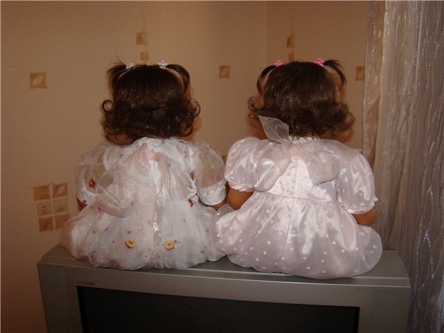 Три пары очаровательных двойняшек! Малышки от Ли Миддлтон "Кантри Шарм"