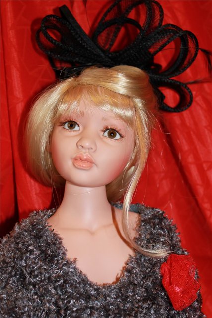 Еще одна куколка от Philp Heath's коллекция Renaissance 2004 год Dulcie