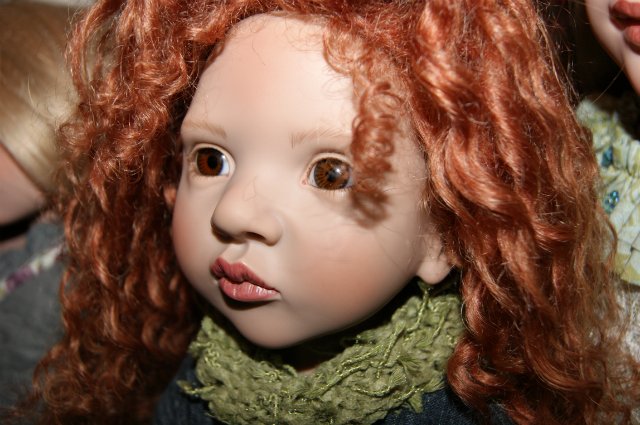 Кто стучится в дверь ко мне с толстой сумкой на ремне