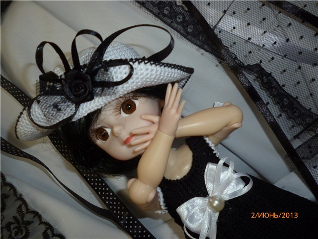 "Черно-белое кино". Одежда для кукол БЖД своими руками (фото 4)