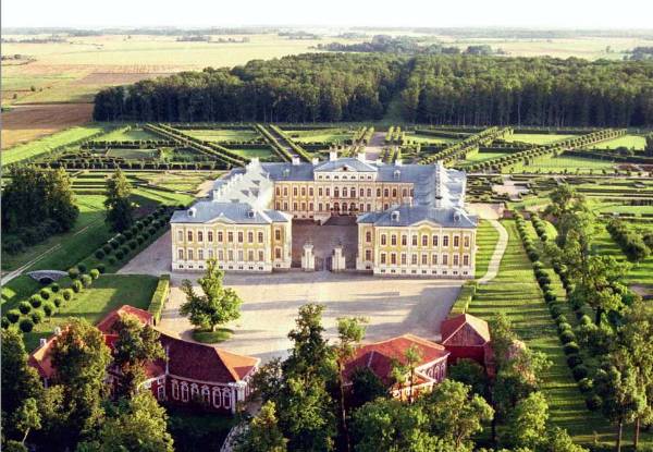 Дворец Рундале, Латвия. Прогулка с Элизабет