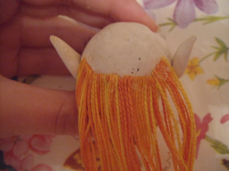 Кукольный эксперимент 1.1: волосы из ниток для пластиковой куклы: Мастер-класс