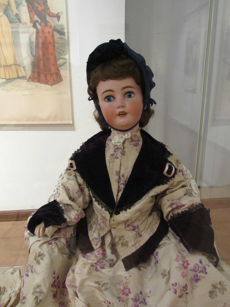 «Мода по-взрослому. Истории из кукольного гардероба» - выставка в Музее-заповеднике «Царицыно» - продолжение - 6-ой зал.