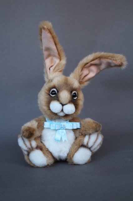 Заяц Луиджи. Авторская игрушка Татьяны Матляк