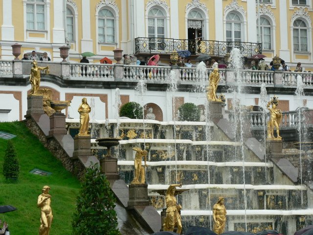 Тучи брызг моря.... Петергоф (фото 9)