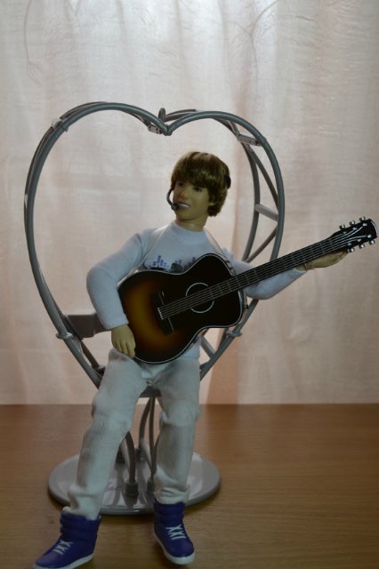 Приглашаю на концерт Джастина Бибера (шарнирная кукла Jastin Bieber) | Бэйбики Приглашаю на концерт Джастина Бибера (шарнирная кукла Jastin Bieber)