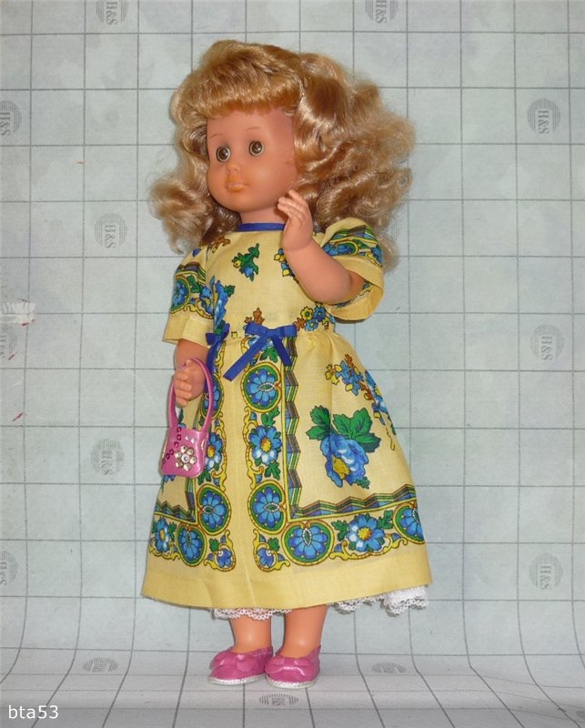 Платье из платочка — Одежда и обувь для кукол своими руками: фото (фото 6)