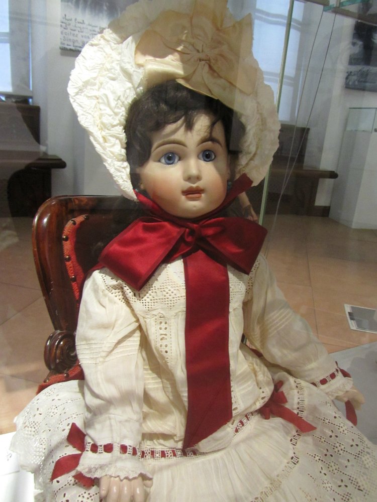 «Мода по-взрослому. Истории из кукольного гардероба» - выставка в Музее-заповеднике «Царицыно» - продолжение - 4-ый зал.