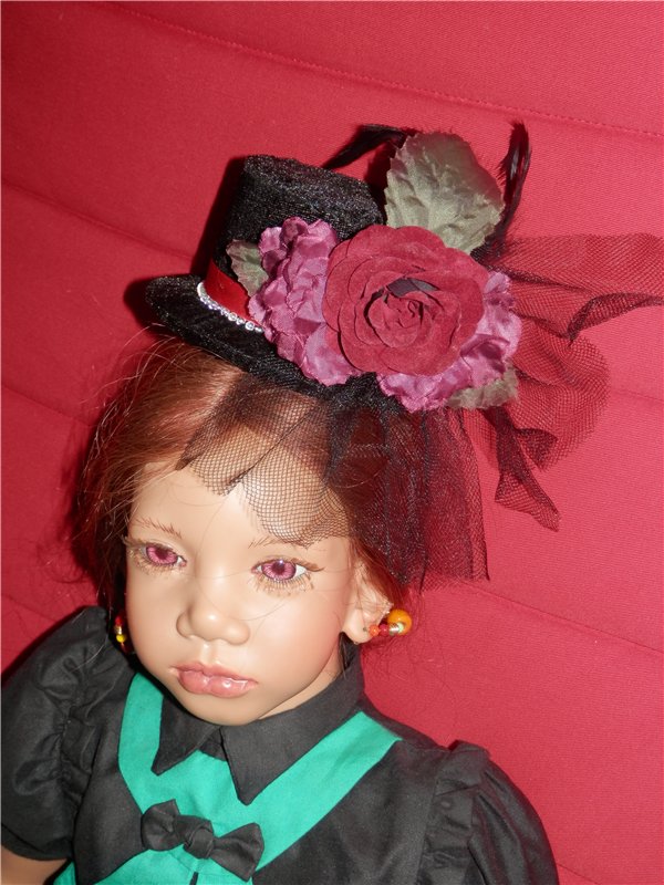 Миниатюрная шляпка в центре внимания | Бэйбики Миниатюрная шляпка в центре внимания